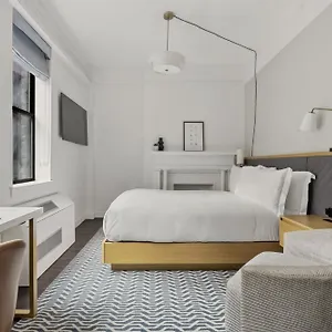 Newly Renovated At Club Quarters Times Square, מלון